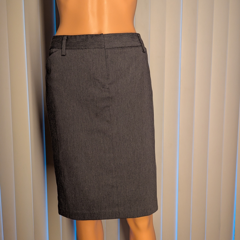 Gray Knee-Length Pencil Skirt
